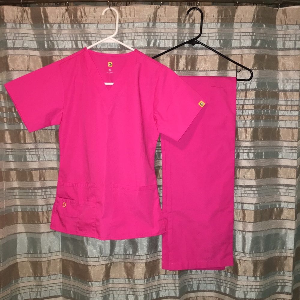 Pink WonderWink Women’s Scrub Set